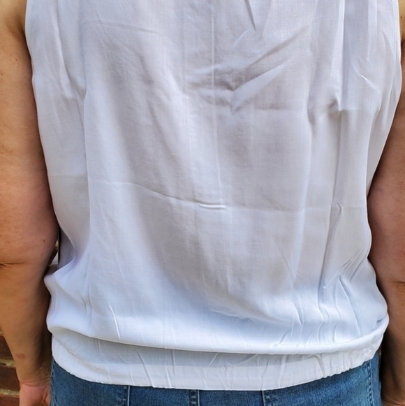 Eloqui sleeveless tie blouse 1X‎ - Picture 3 of 9